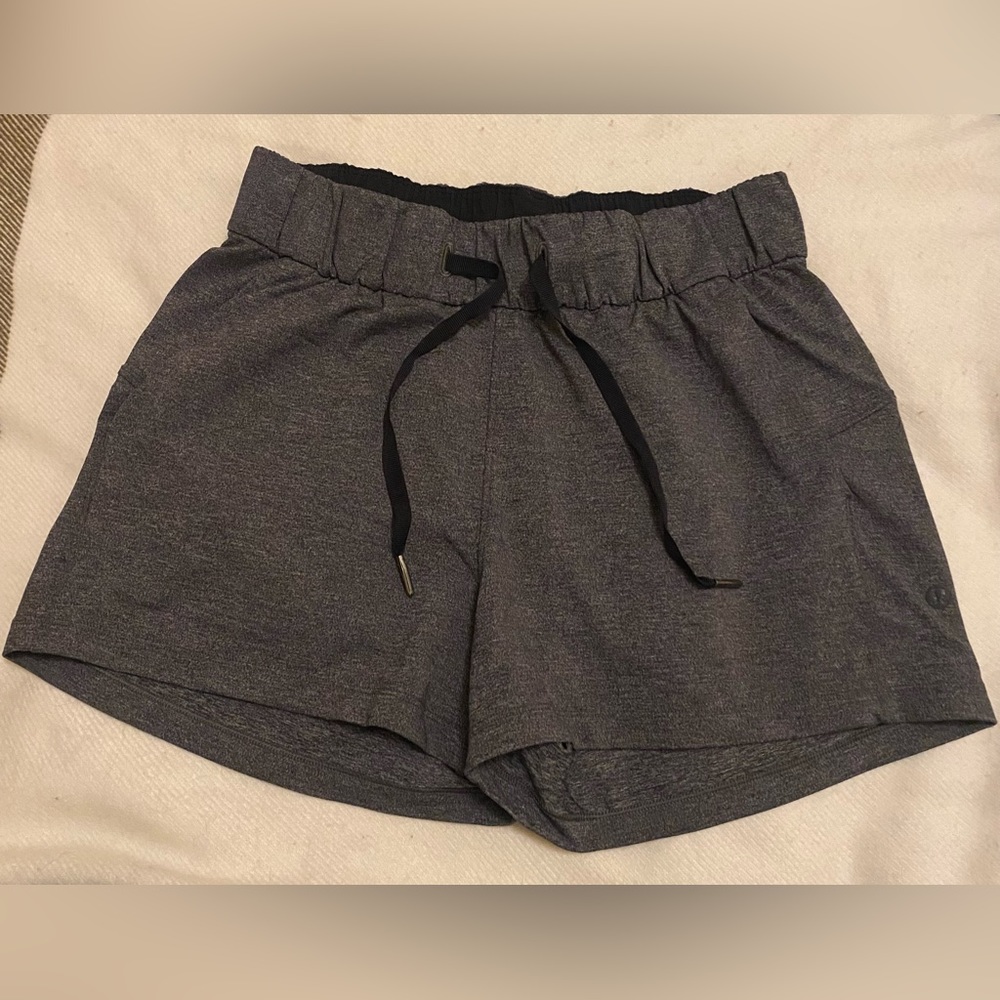 Lululemon | Shorts (gray) size 4